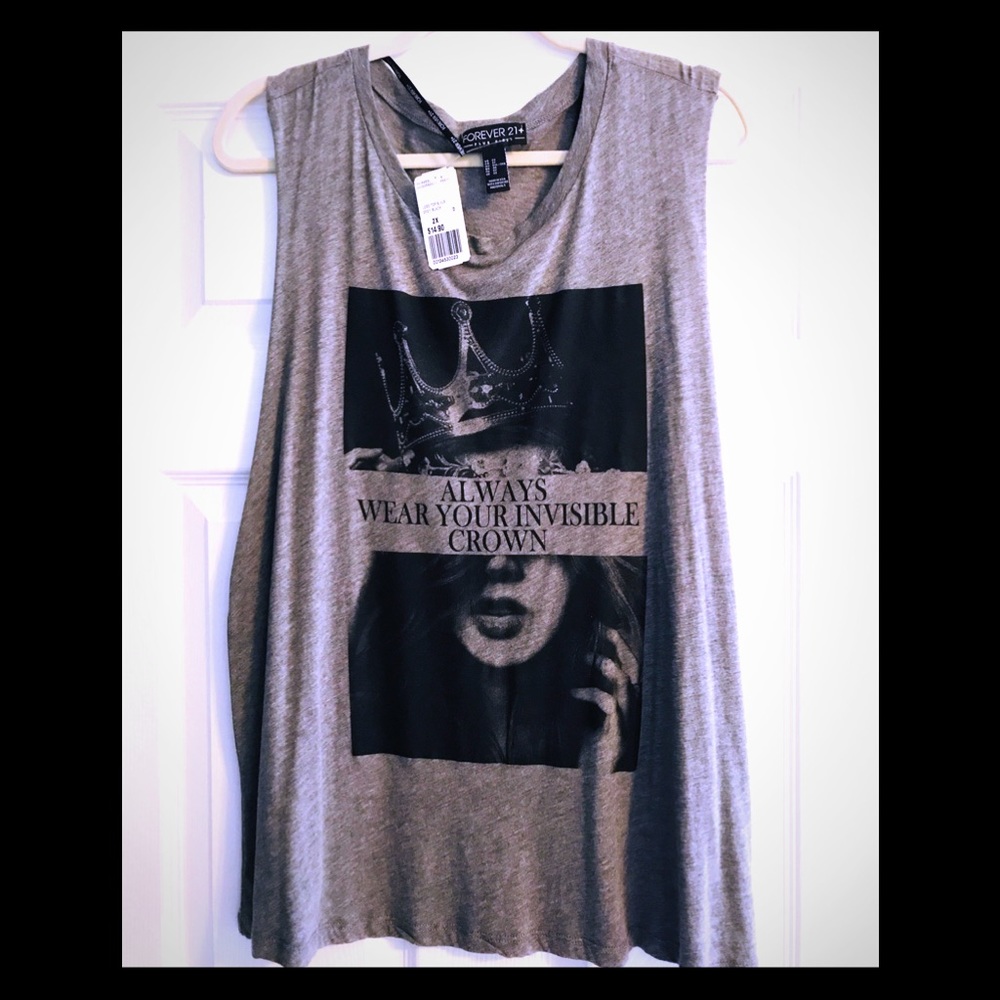 Sleeveless graphic too.